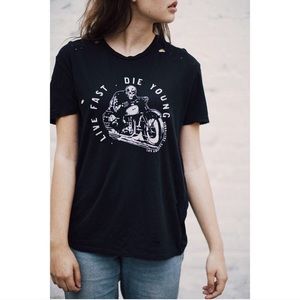 BRANDY MELVILLE “LIVE FAST DIE YOUNG” TEE